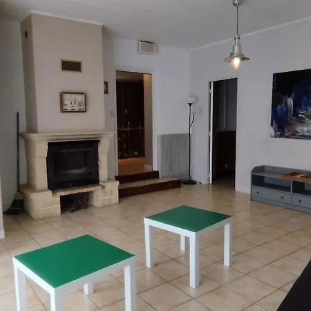 Maison Familiale Pour 10 Personnes Au Centre A St Georges D'oleron サン・ジョルジュ・ドレロン